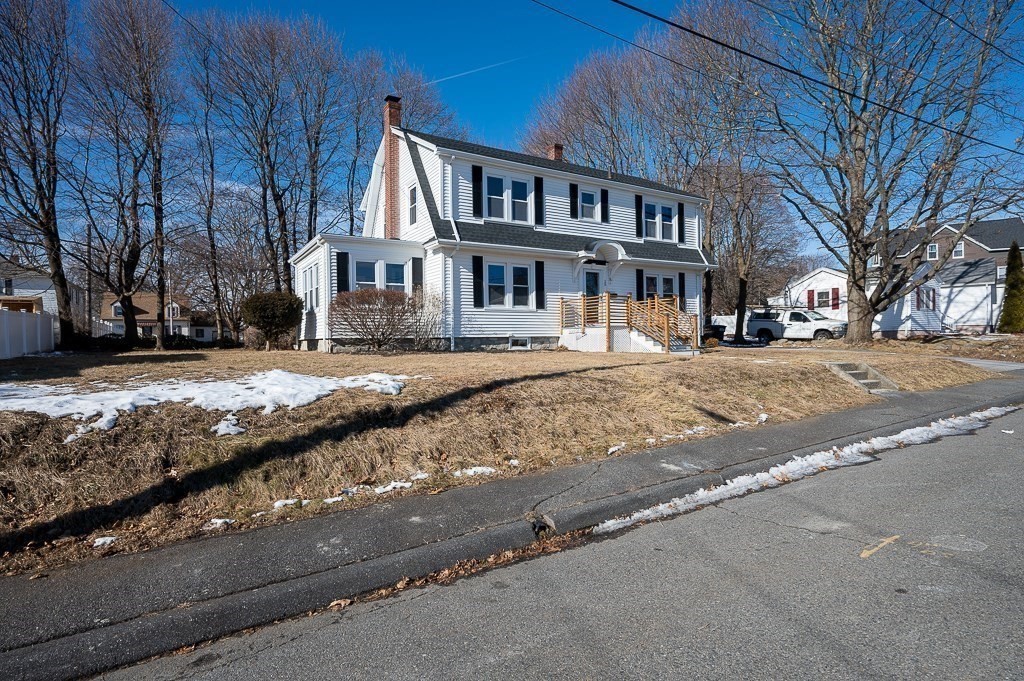 15 Everett Avenue Webster, MA 01570 - Photo 3 of 40