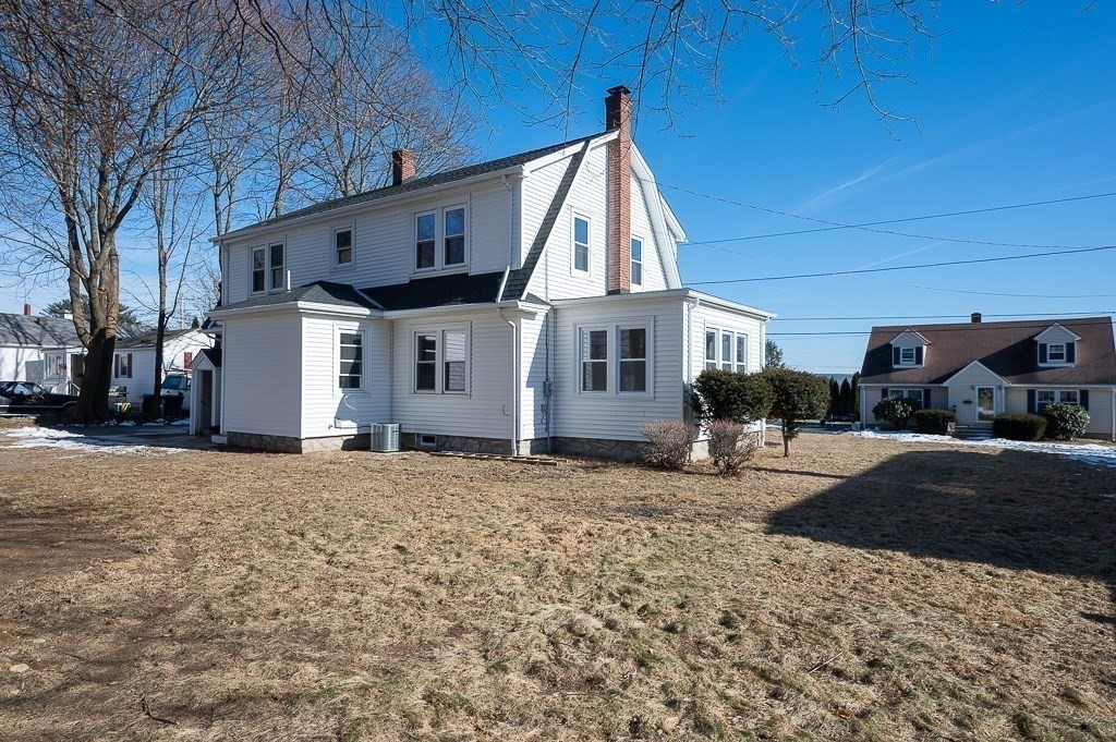 15 Everett Avenue Webster, MA 01570 - Photo 4 of 40