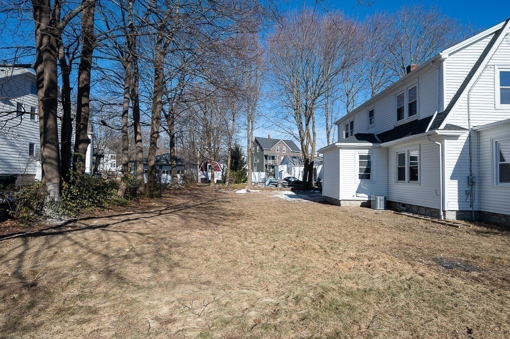 15 Everett Avenue Webster, MA 01570 - Photo 5 of 40