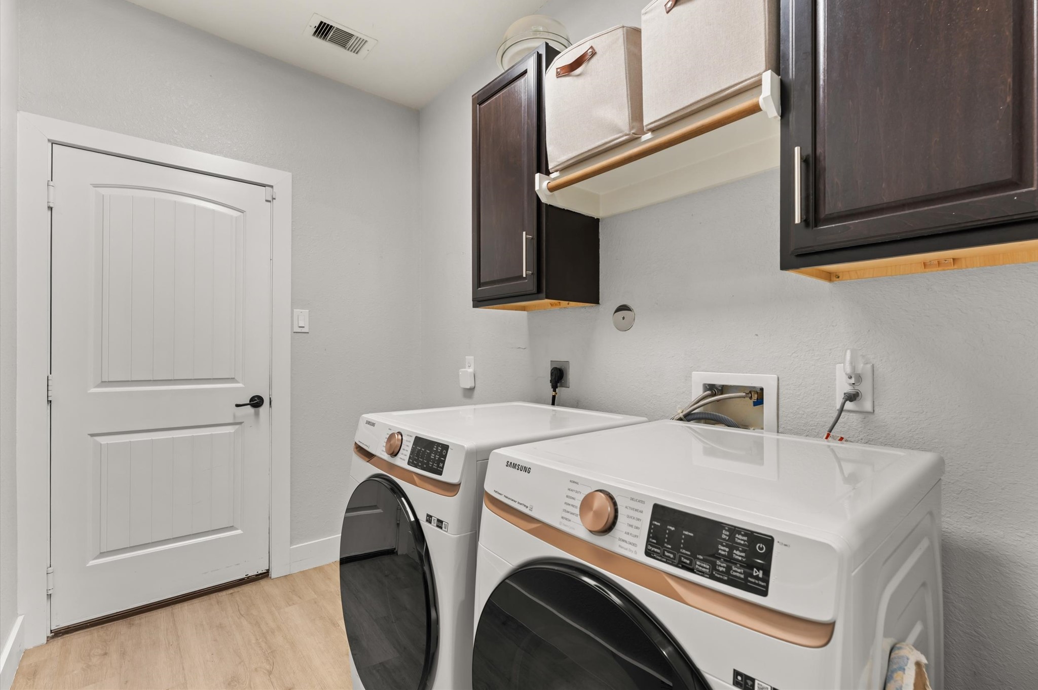 14016 Savannah Landing Lane Rosharon, TX 77583 - Photo 20 of 49 a utility room with dryer and washer