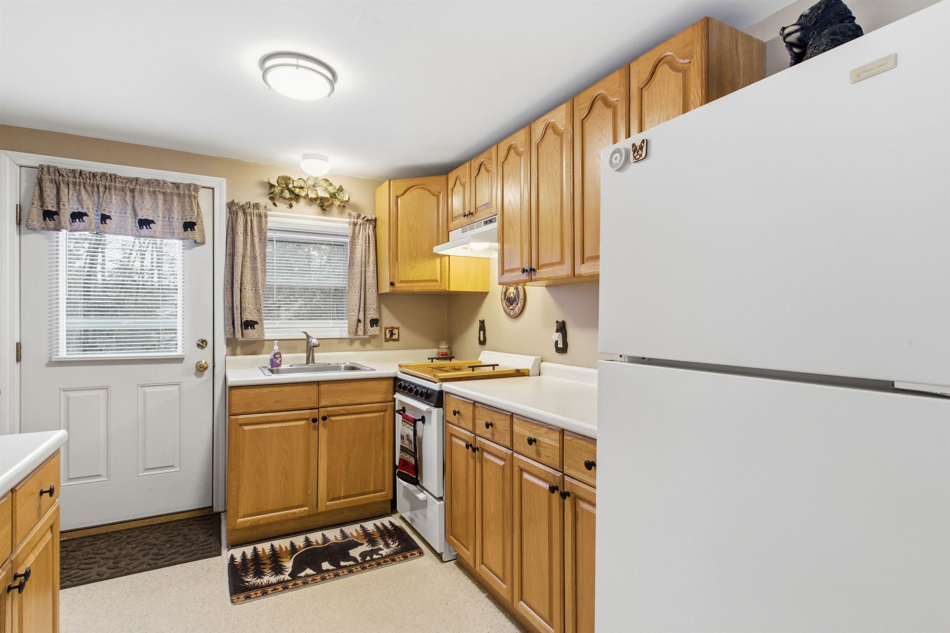 295 Cheever Road Wentworth, NH 03282 - Photo 11 of 46