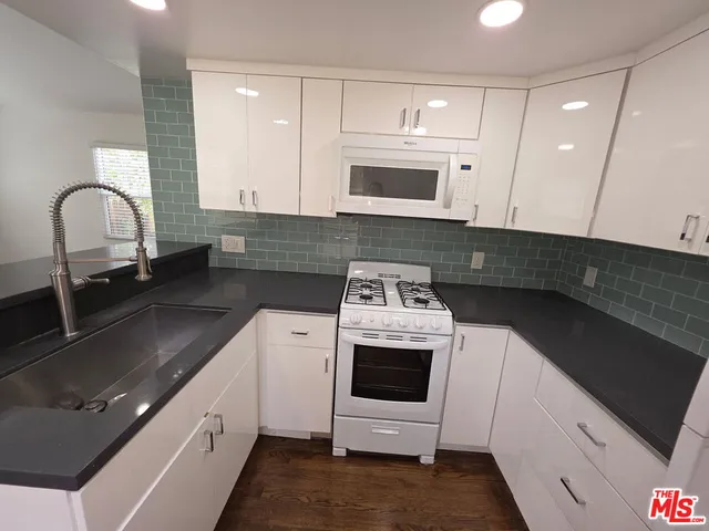 $2,300 | 315 North Venice Boulevard, Unit 2, Venice, CA 90291