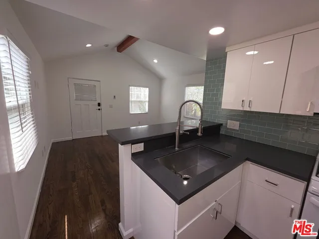 $2,300 | 315 North Venice Boulevard, Unit 2, Venice, CA 90291