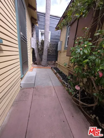 $2,300 | 315 North Venice Boulevard, Unit 2, Venice, CA 90291