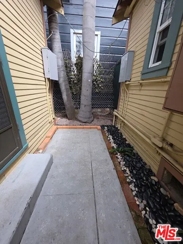 $2,300 | 315 North Venice Boulevard, Unit 2, Venice, CA 90291