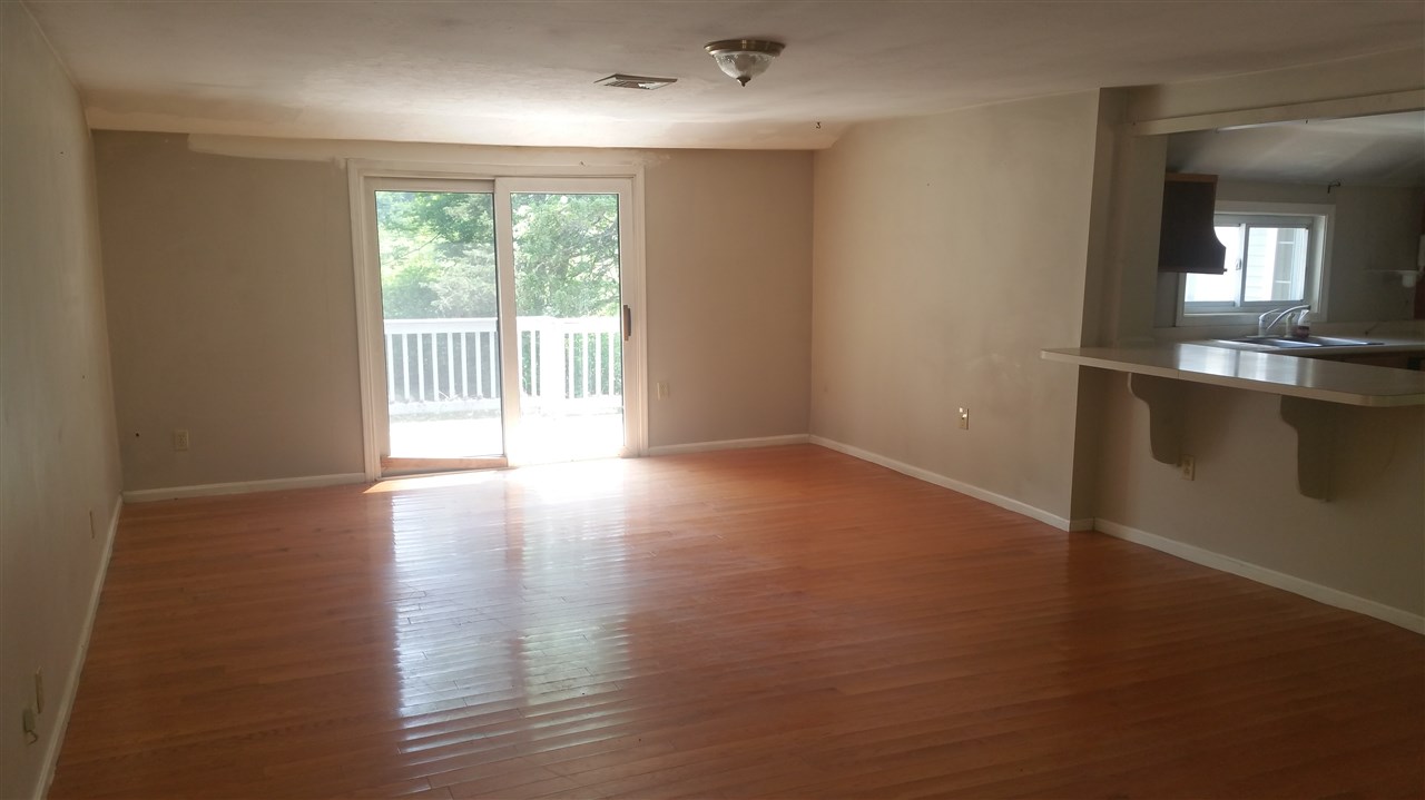 33 Depot Road Sandown, NH 03873 - Photo 4 of 19