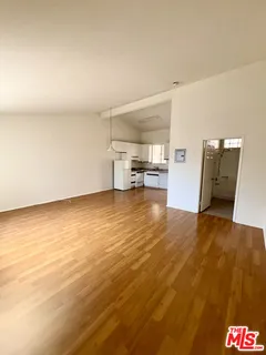 $1,675 | 1221 Seward Street, Unit 205, Los Angeles, CA 90038