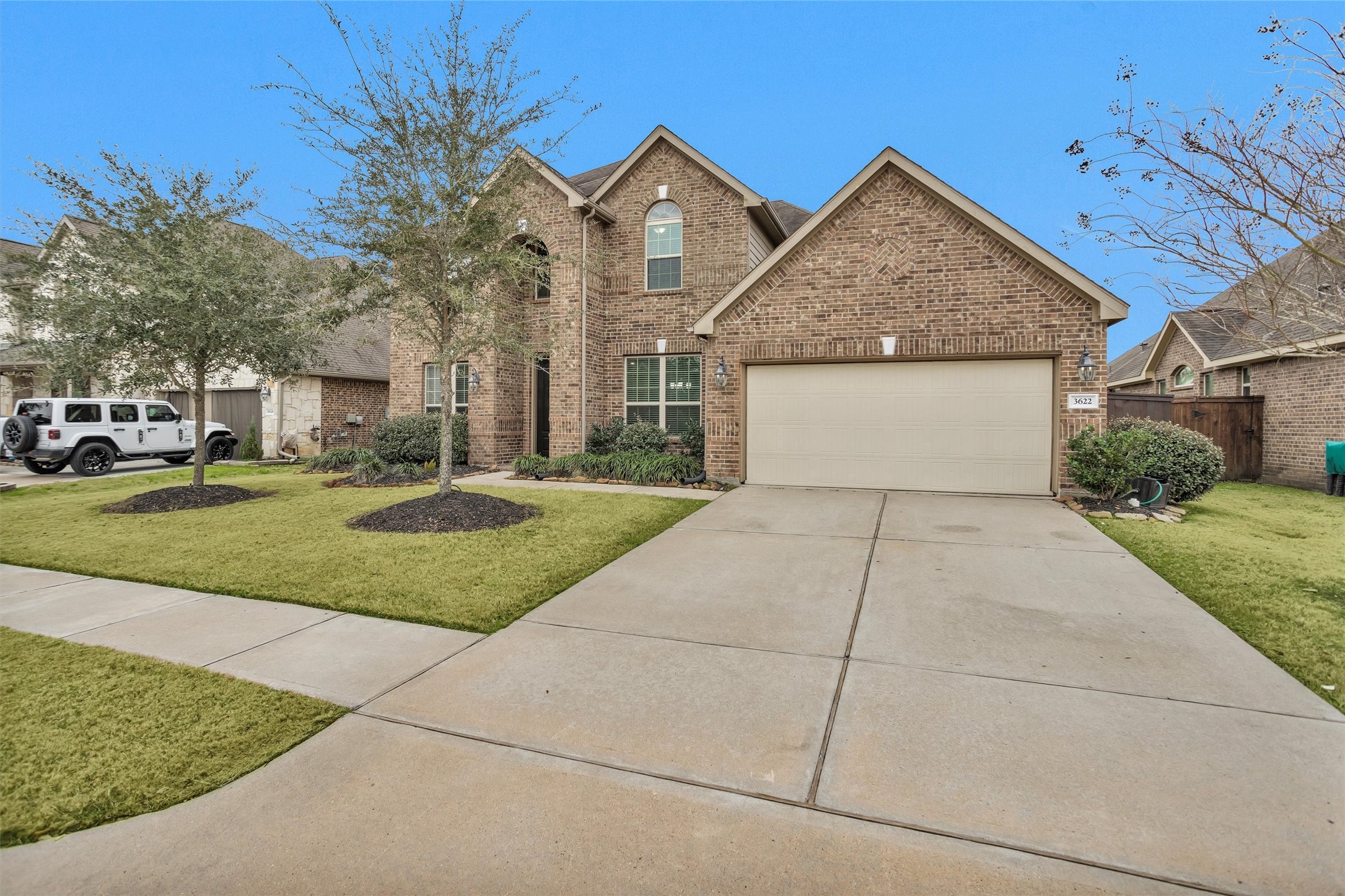 3622 Lister Drive Rosharon, TX 77583 - Photo 6 of 44 a front view of a house with garden
