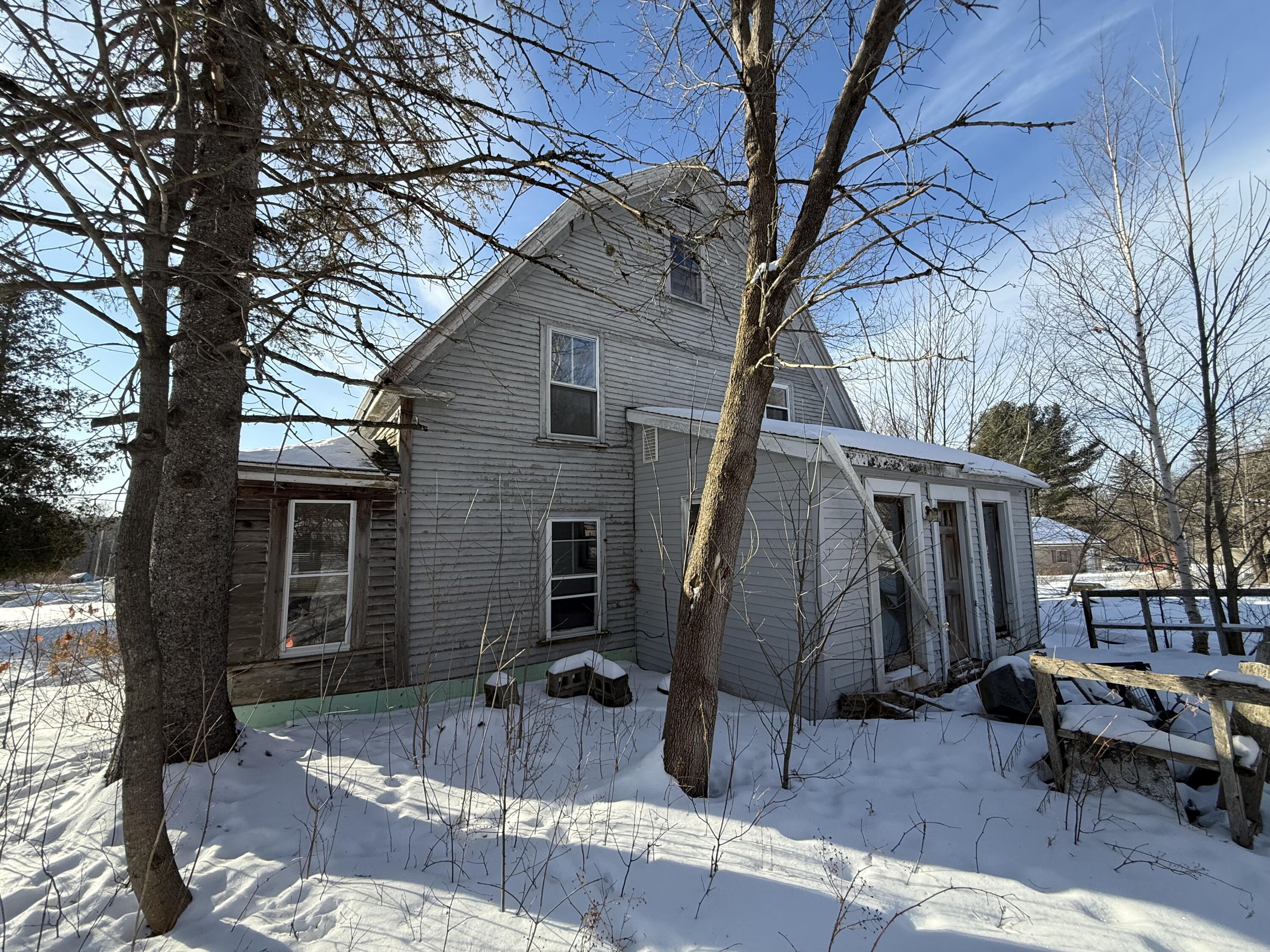 9 Daggett Street Milo, ME 04463 - Photo 5 of 17 Right Side