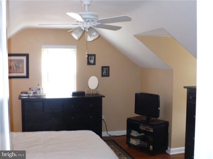 488 Granite Terrace Springfield, PA 19064 - Photo 10 of 18 Gallery Image 10