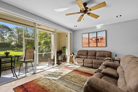 $390,000 | 8068 Briantea Drive, Boynton Beach, FL 33472