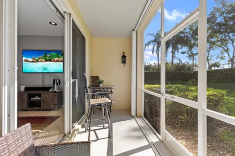 $390,000 | 8068 Briantea Drive, Boynton Beach, FL 33472