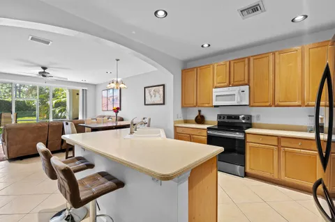 $390,000 | 8068 Briantea Drive, Boynton Beach, FL 33472