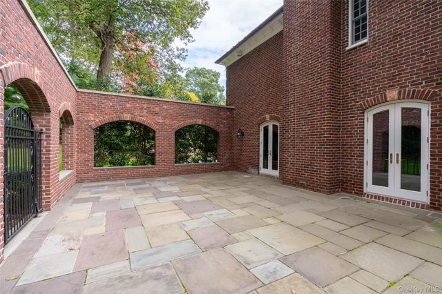 $5,998,000 | 8 Vista Lane, Brookville, NY 11545