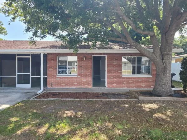 $1,800 | 3776 59th Street North, St. Petersburg, FL 33710