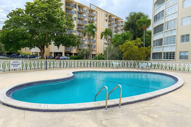 $1,590 | 1475 Northeast 125th Terrace, Unit 307BI, North Miami, FL 33161