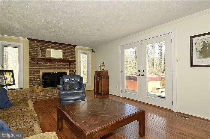 11951 Appling Valley Road Fairfax, VA 22030 - Photo 11 of 30 Family Room