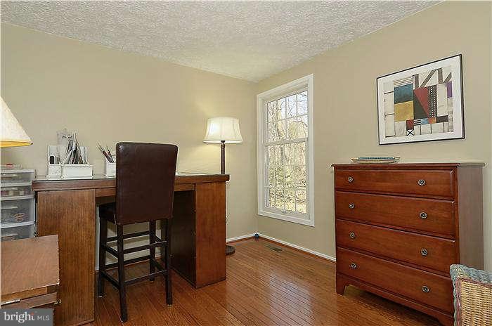 11951 Appling Valley Road Fairfax, VA 22030 - Photo 21 of 30 Bedroom