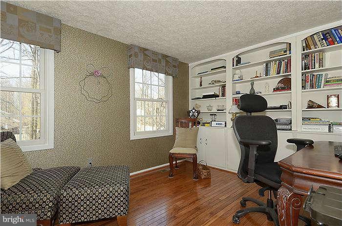 11951 Appling Valley Road Fairfax, VA 22030 - Photo 25 of 30 Bedroom