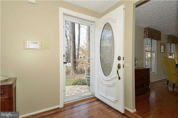 11951 Appling Valley Road Fairfax, VA 22030 - Photo 8 of 30 Interior (General)