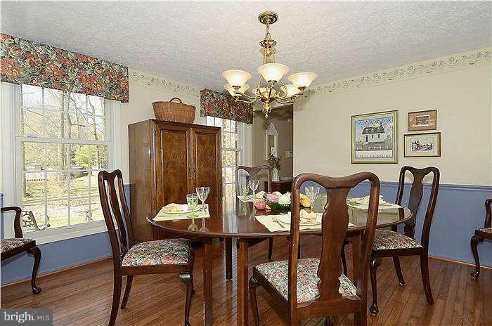 11951 Appling Valley Road Fairfax, VA 22030 - Photo 10 of 30 Dining Room