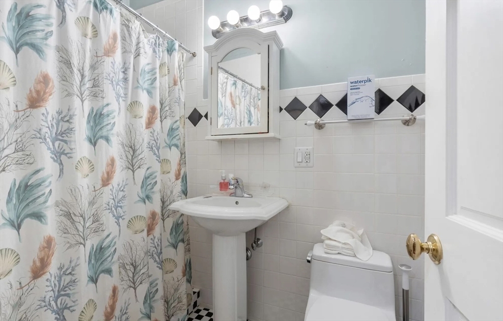 53 Hancock Street, Unit 5 Boston, MA 02114 - Photo 4 of 5
