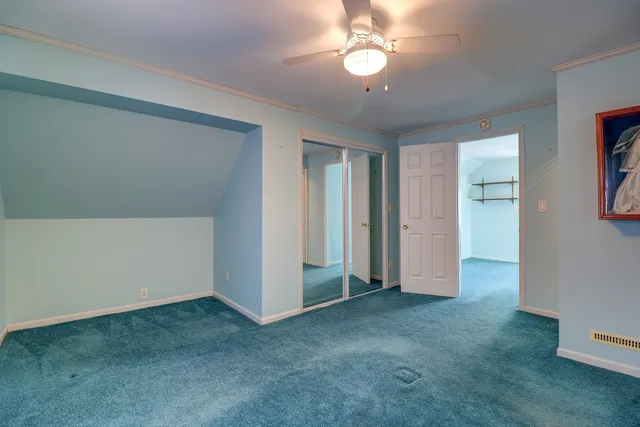 a view of empty room with window