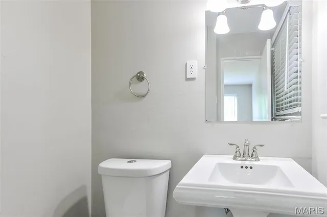 $1,560 | 635 Loyola Drive, Florissant, MO 63031