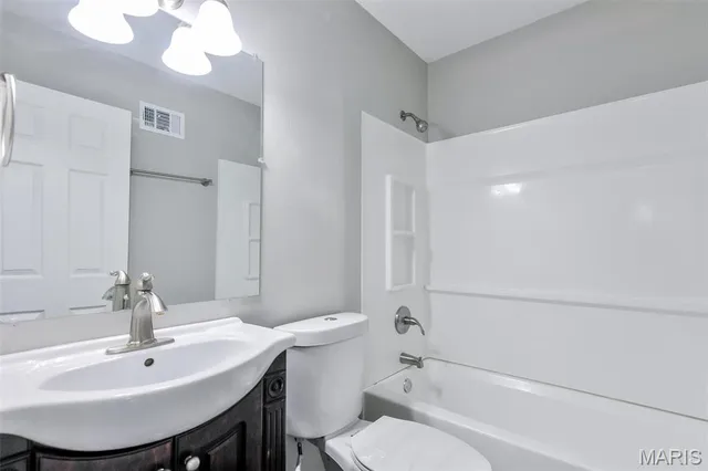 $1,560 | 635 Loyola Drive, Florissant, MO 63031