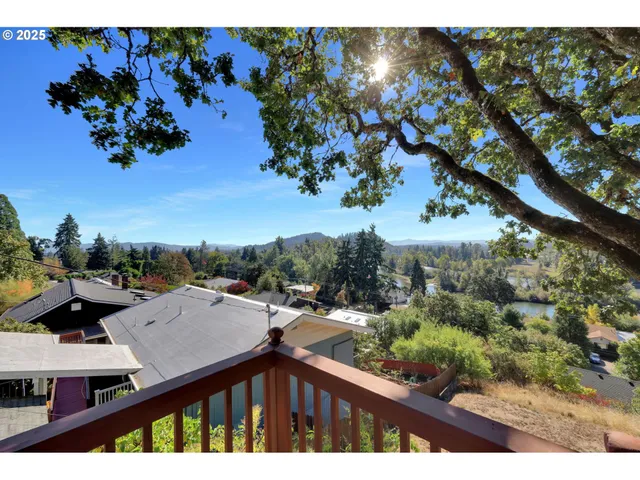 $597,000 | 475 Riverview Boulevard, Springfield, OR 97477