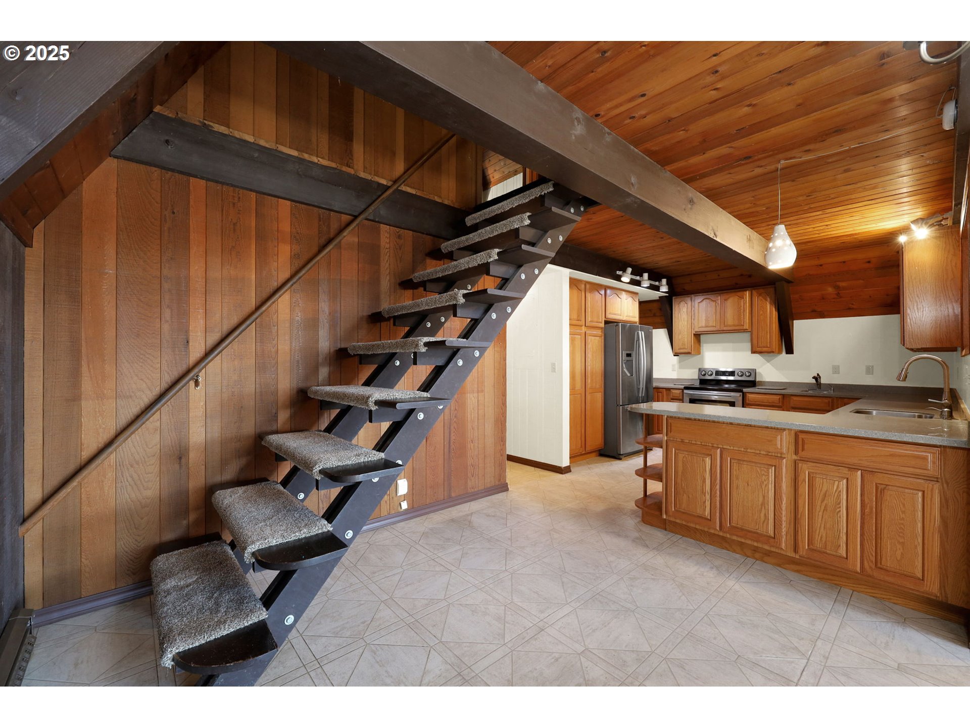 475 Riverview Boulevard Springfield, OR 97477 - Photo 6 of 32