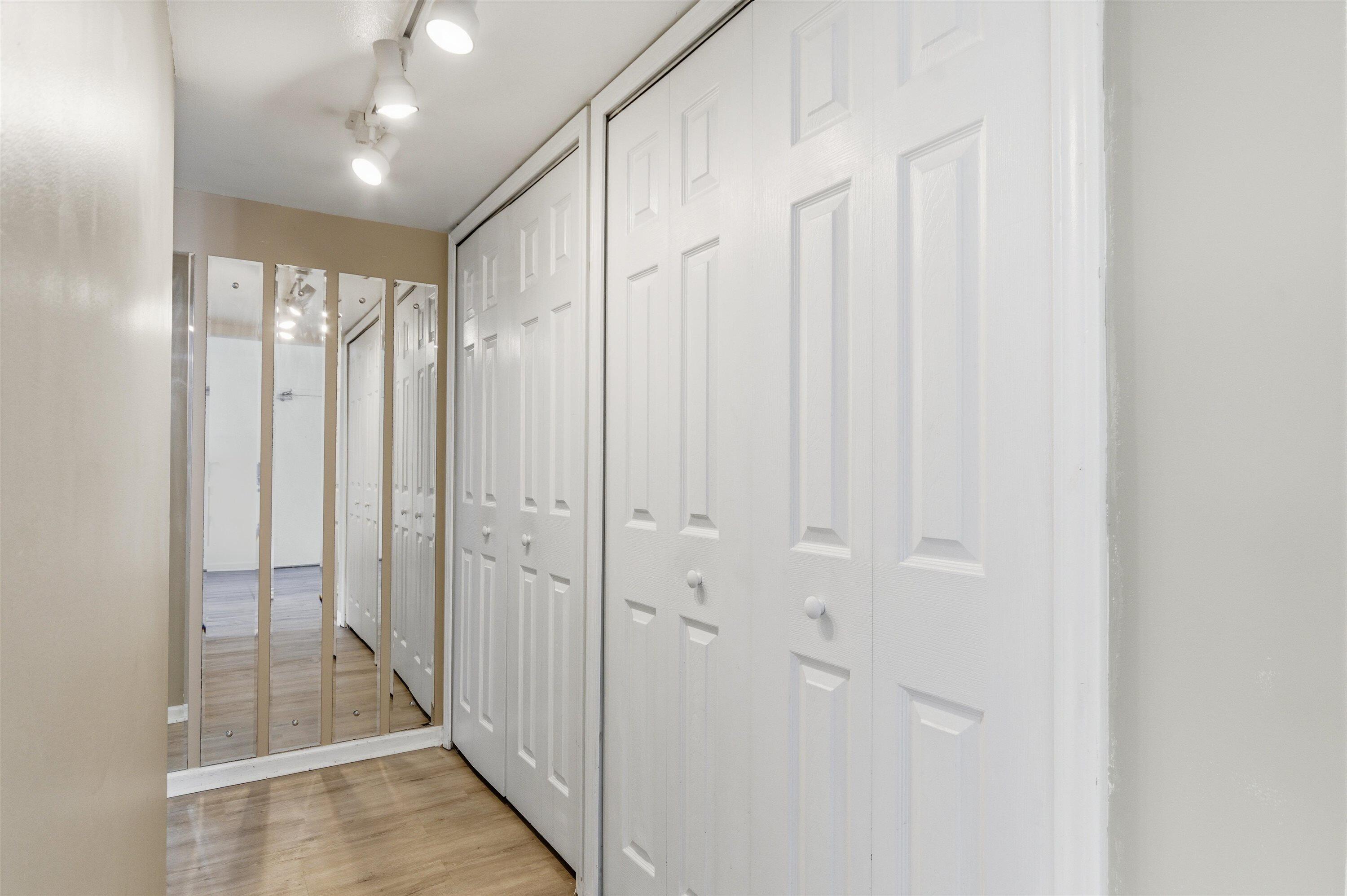 1235 South Maple Road, Unit 201 Ann Arbor, MI 48103 - Photo 20 of 35 20-21
