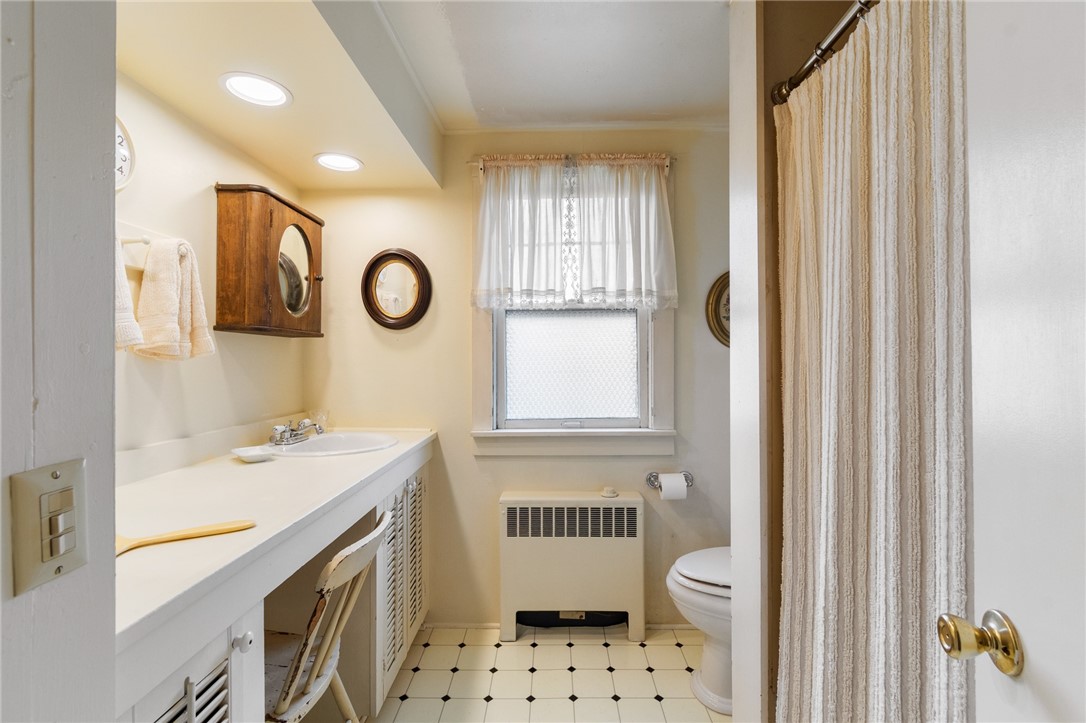 4007 Ridge Road Williamson, NY 14589 - Photo 31 of 34 The second floor FULL BATH - even has a vanity area!