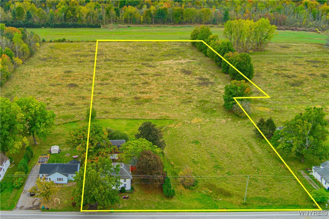 6358 Ridge Road Lockport Town, NY 14094 - Photo 3 of 35