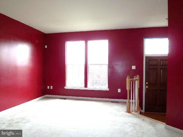 47 Riparian Lane Ranson, WV 25438 - Photo 4 of 30 Living Room