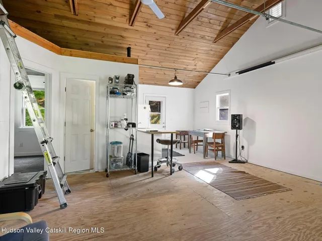 a view of a livingroom with entry way
