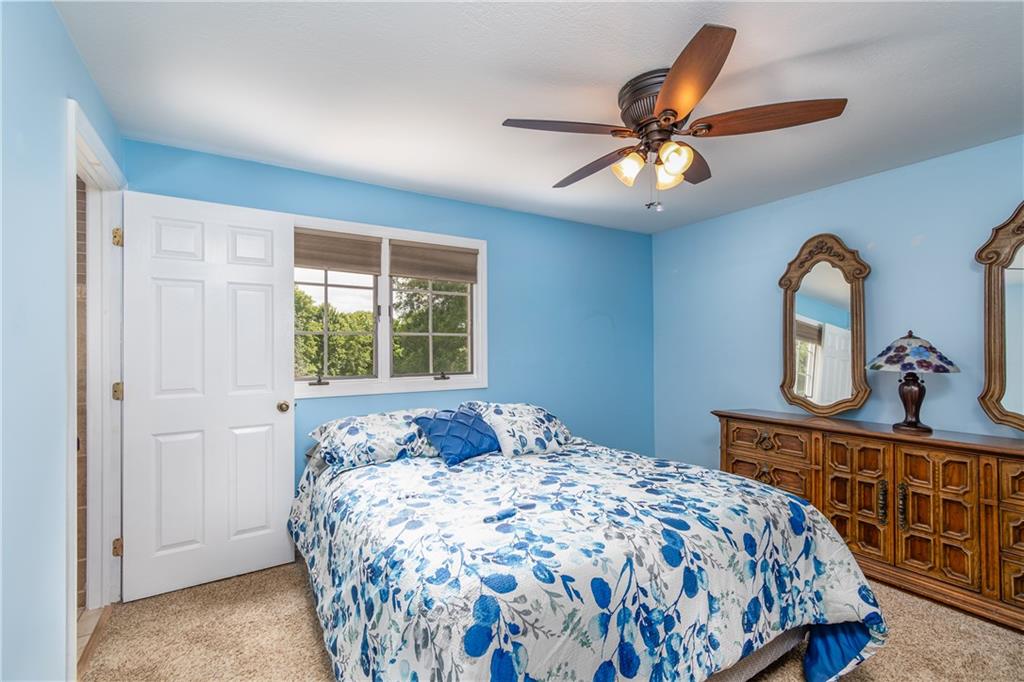 211 Ridgeway Drive Baden, PA 15005 - Photo 14 of 20