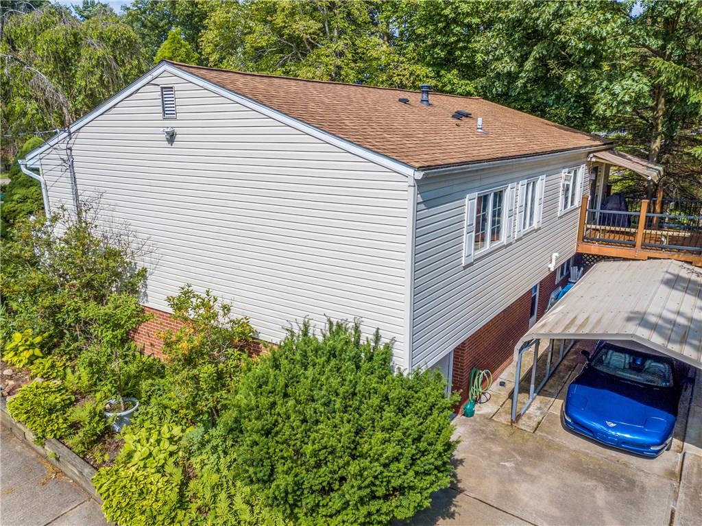 211 Ridgeway Drive Baden, PA 15005 - Photo 3 of 20