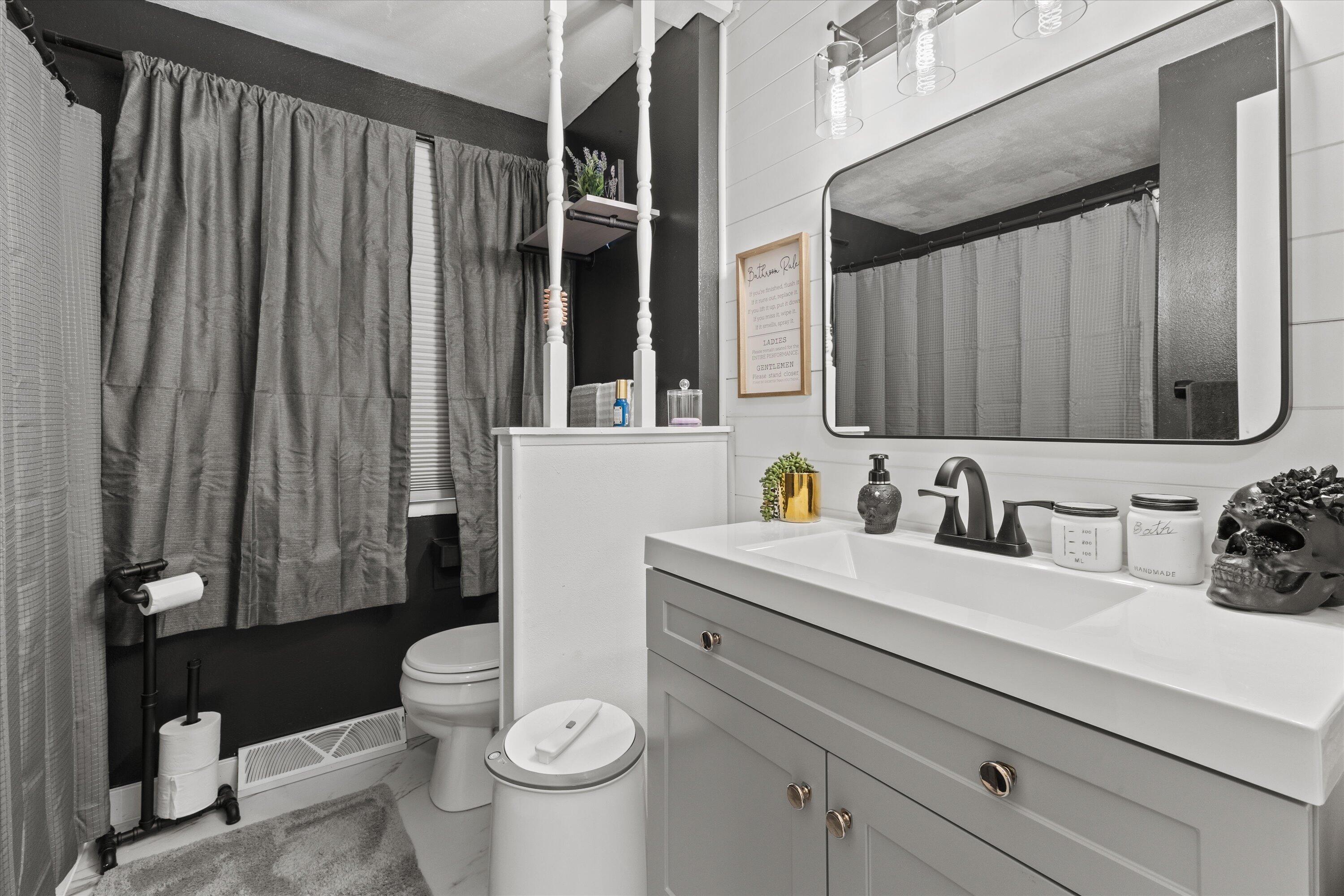 3343 Stratford Avenue Racine, WI 53402 - Photo 15 of 36 16-925A6975