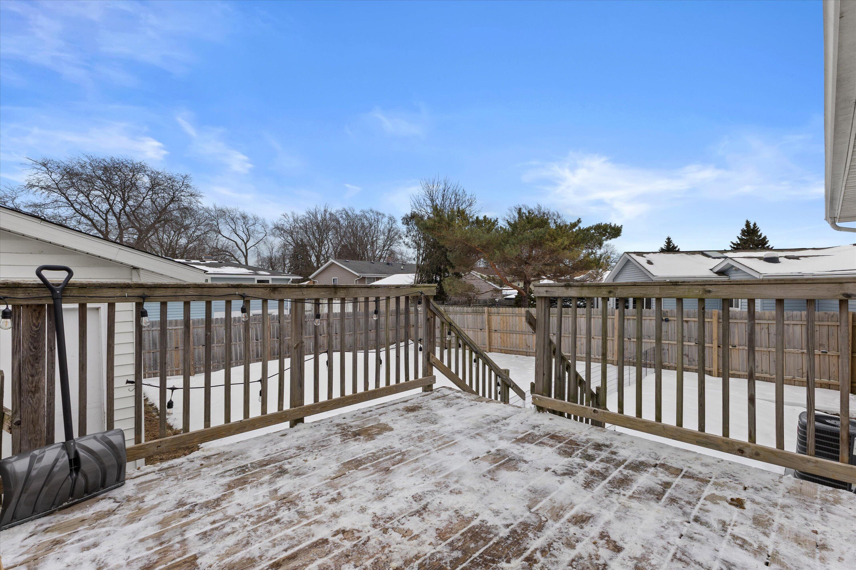 3343 Stratford Avenue Racine, WI 53402 - Photo 32 of 36 36-925A7092