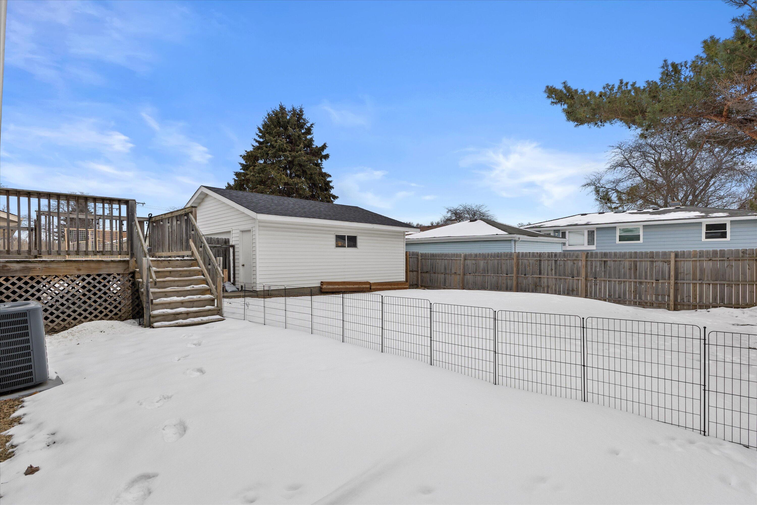 3343 Stratford Avenue Racine, WI 53402 - Photo 33 of 36 37-925A7101