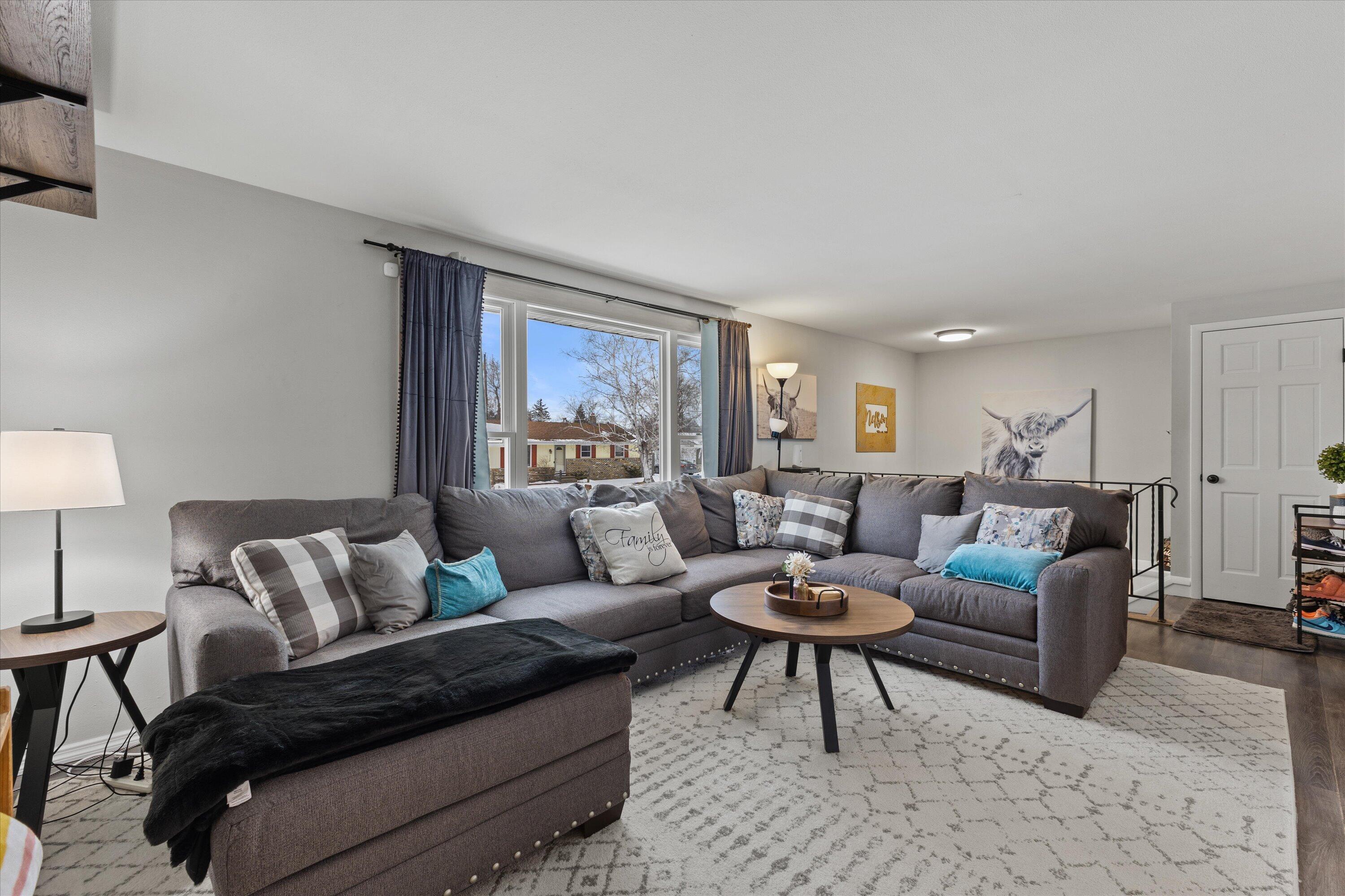 3343 Stratford Avenue Racine, WI 53402 - Photo 4 of 36 11-925A6945