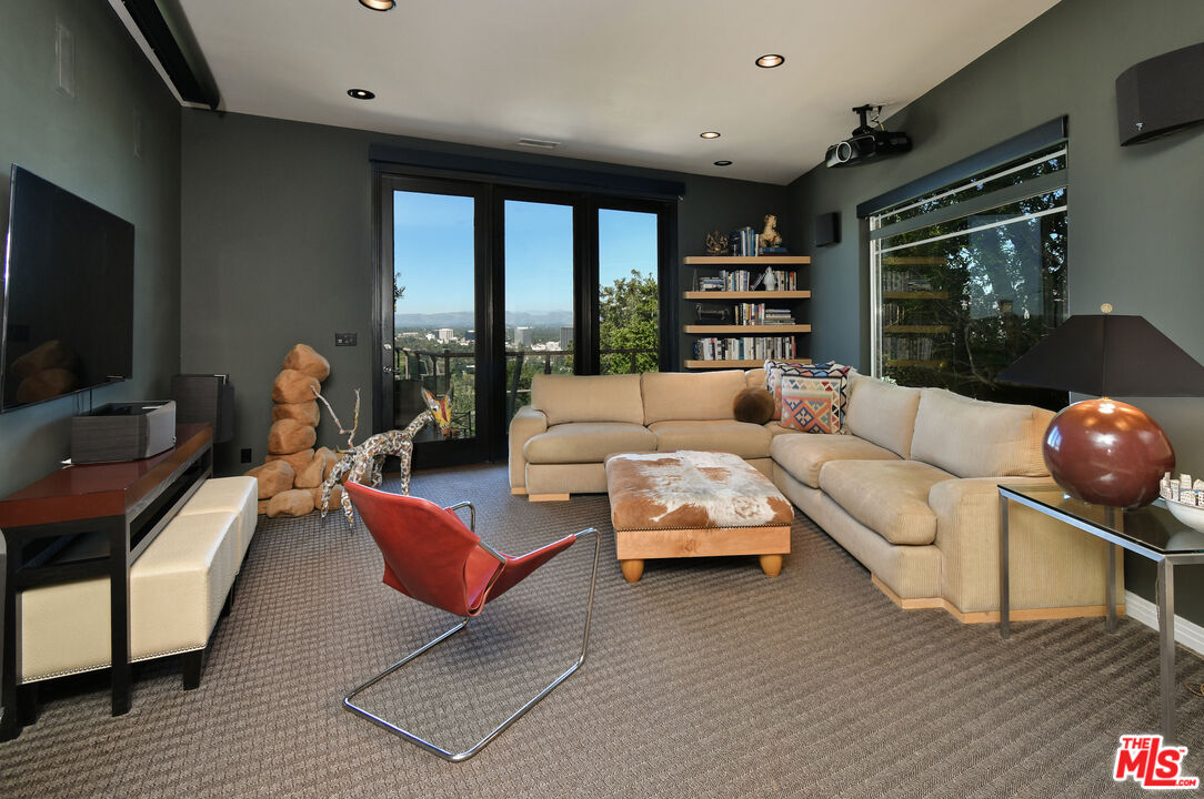4039 Cody Road Sherman Oaks, CA 91403 - Photo 13 of 47