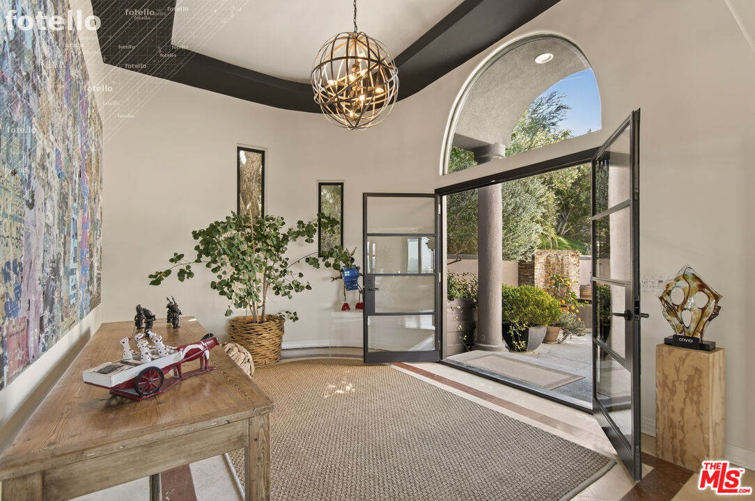 4039 Cody Road Sherman Oaks, CA 91403 - Photo 3 of 47