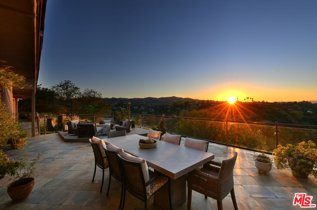 4039 Cody Road Sherman Oaks, CA 91403 - Photo 36 of 47