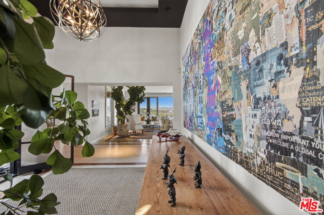 4039 Cody Road Sherman Oaks, CA 91403 - Photo 4 of 47