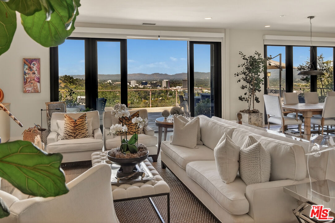 4039 Cody Road Sherman Oaks, CA 91403 - Photo 6 of 47