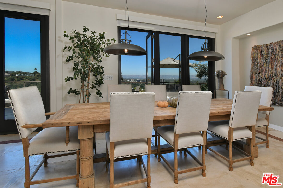 4039 Cody Road Sherman Oaks, CA 91403 - Photo 7 of 47