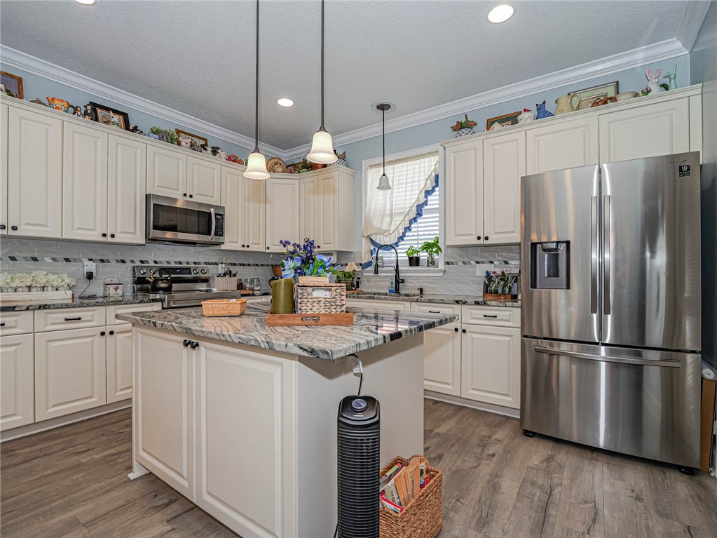 5824 Pine Ridge Circle Vero Beach, FL 32967 - Photo 12 of 34