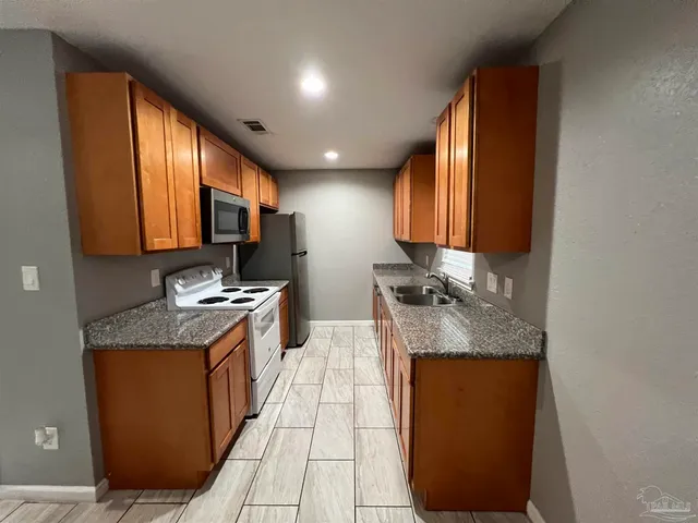 $1,095 | 1200 Paulding Avenue, Unit A, Pensacola, FL 32507